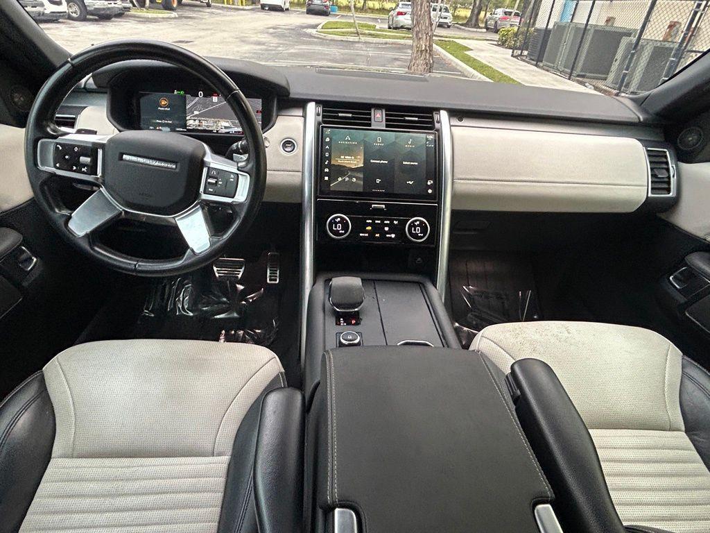used 2021 Land Rover Discovery car, priced at $28,000