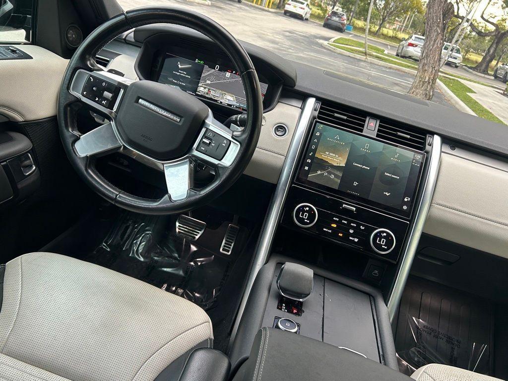 used 2021 Land Rover Discovery car, priced at $28,000