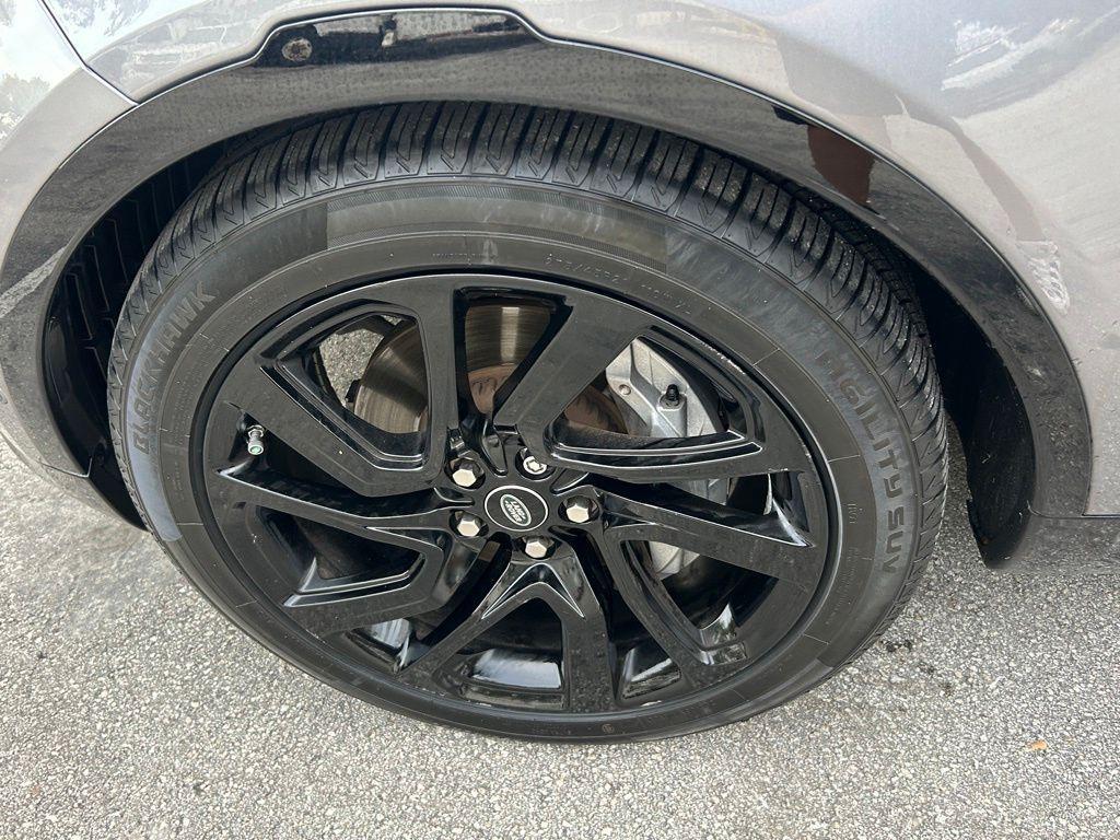 used 2021 Land Rover Discovery car, priced at $28,000