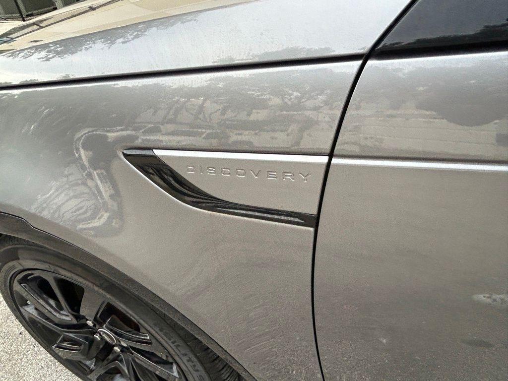 used 2021 Land Rover Discovery car, priced at $28,000