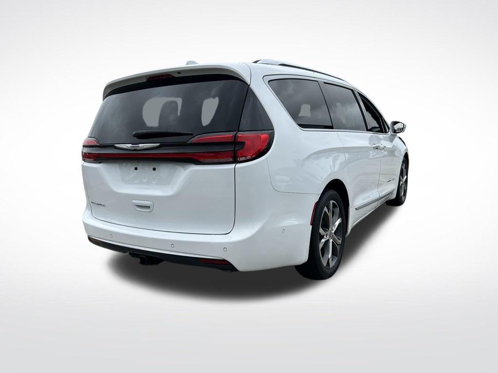 used 2022 Chrysler Pacifica car, priced at $35,000