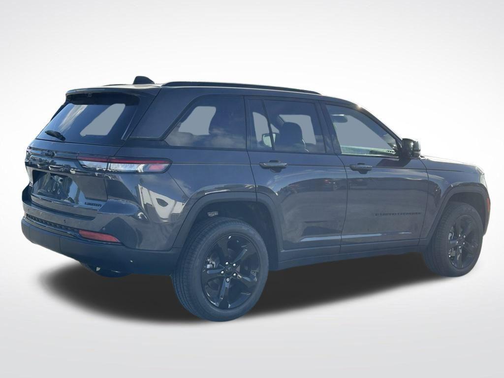 new 2025 Jeep Grand Cherokee car, priced at $43,604