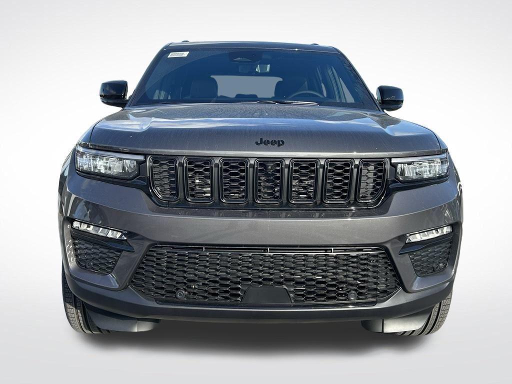 new 2025 Jeep Grand Cherokee car, priced at $43,604