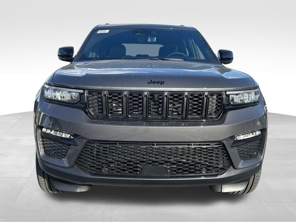 new 2025 Jeep Grand Cherokee car, priced at $43,604