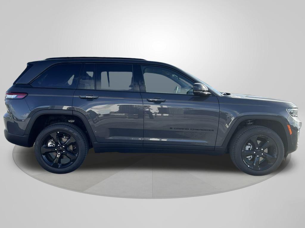 new 2025 Jeep Grand Cherokee car, priced at $46,104