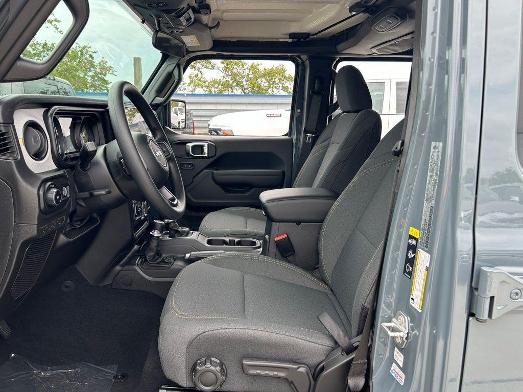 new 2025 Jeep Wrangler car, priced at $34,002