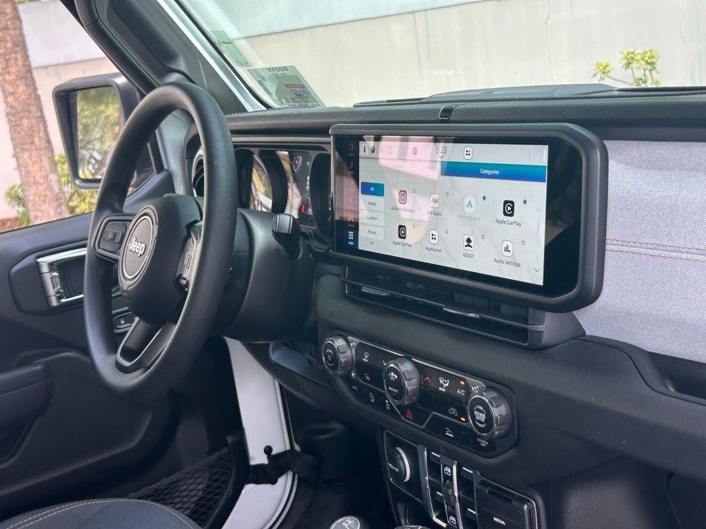 new 2025 Jeep Gladiator car, priced at $40,286