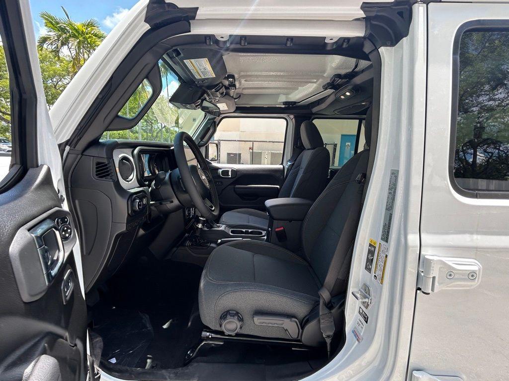 new 2025 Jeep Gladiator car, priced at $40,286