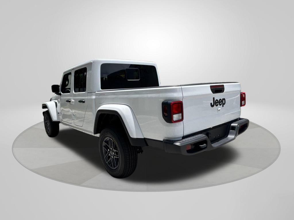 new 2025 Jeep Gladiator car, priced at $40,286