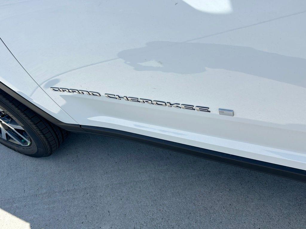 new 2025 Jeep Grand Cherokee L car, priced at $33,600