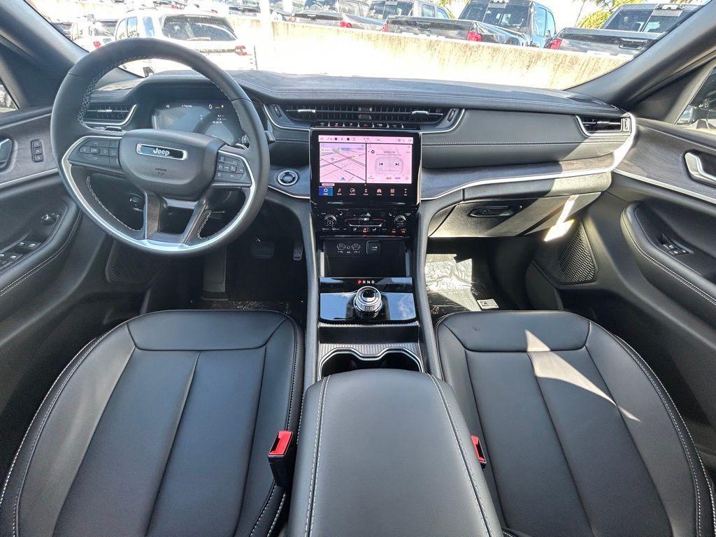 new 2025 Jeep Grand Cherokee L car, priced at $33,600