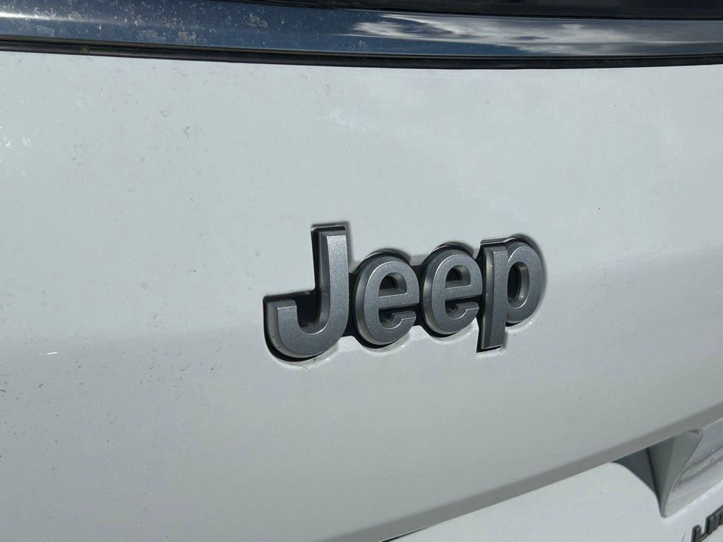 new 2025 Jeep Grand Cherokee L car, priced at $33,600