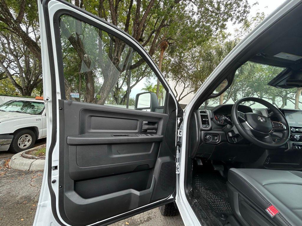 new 2025 Ram 2500 car, priced at $58,437
