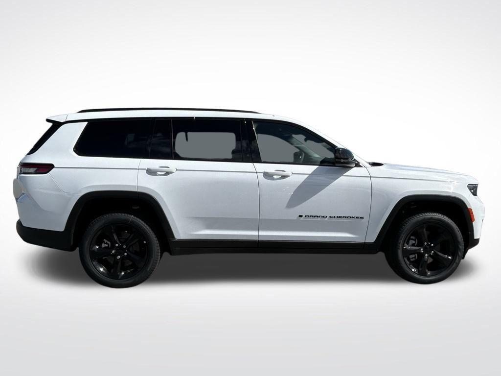 new 2024 Jeep Grand Cherokee L car, priced at $35,339