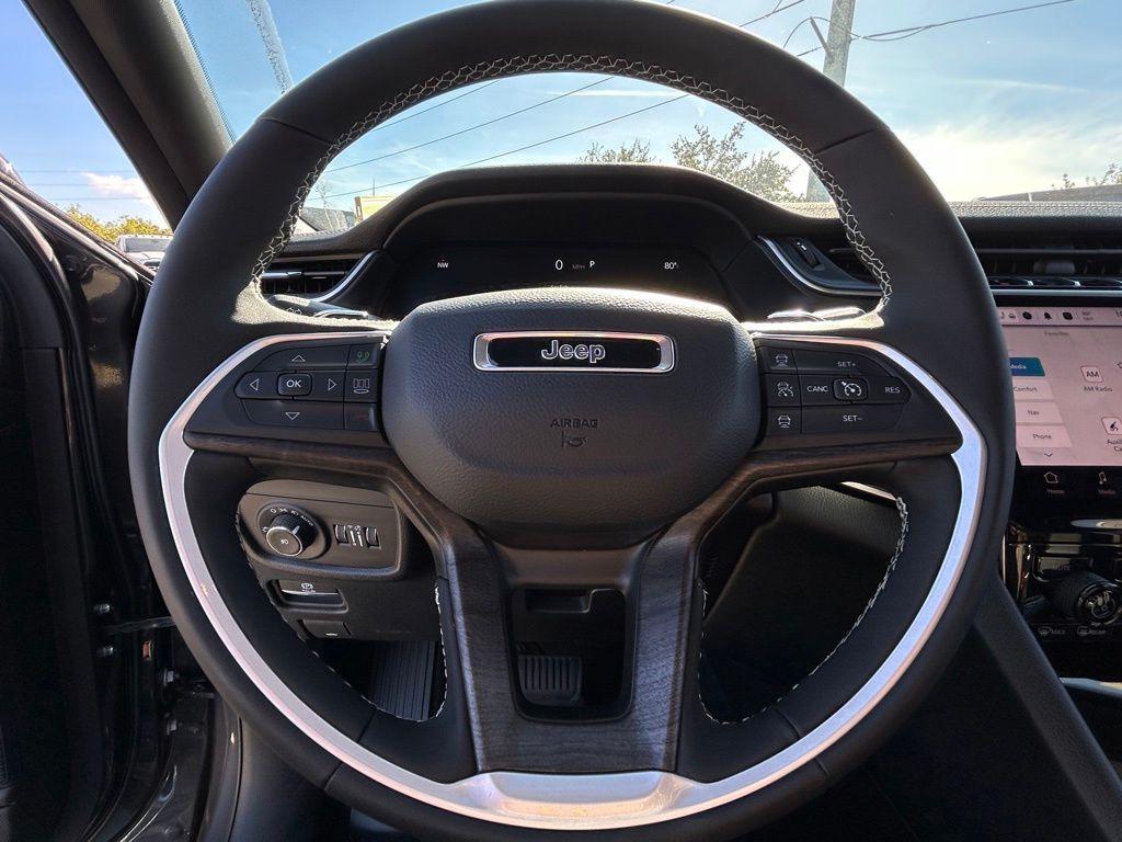 new 2025 Jeep Grand Cherokee car, priced at $44,500