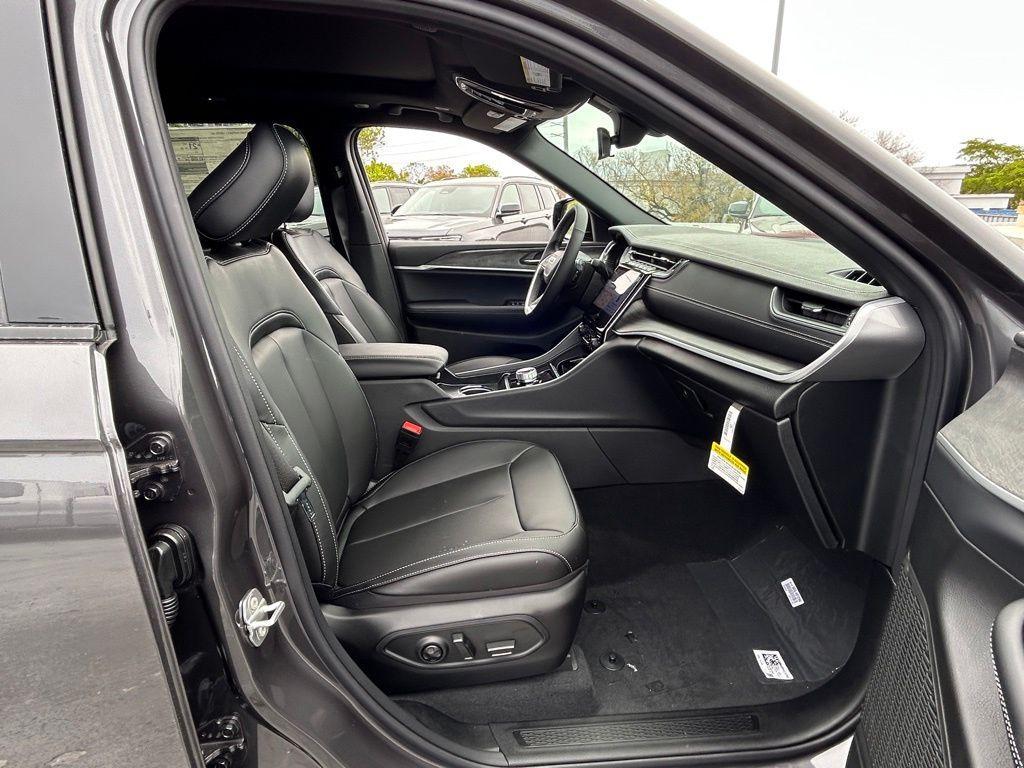 new 2025 Jeep Grand Cherokee L car, priced at $41,731