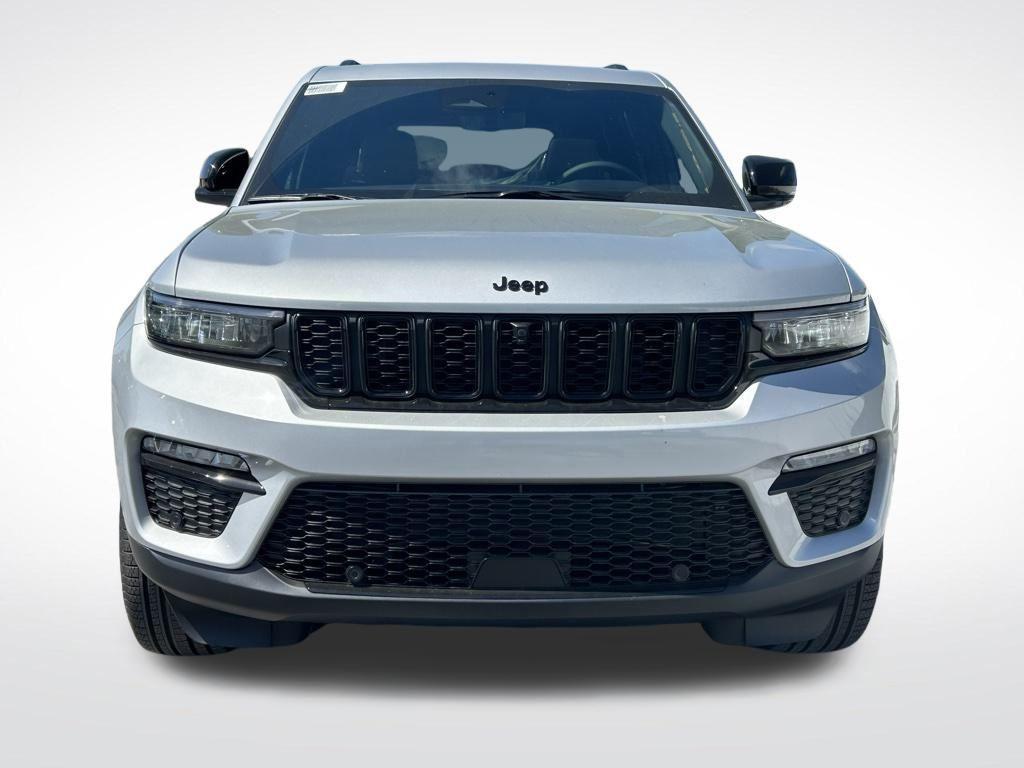 new 2025 Jeep Grand Cherokee car, priced at $43,604