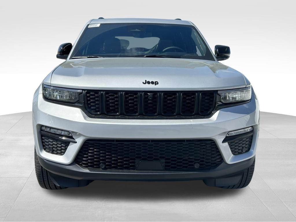new 2025 Jeep Grand Cherokee car, priced at $43,604