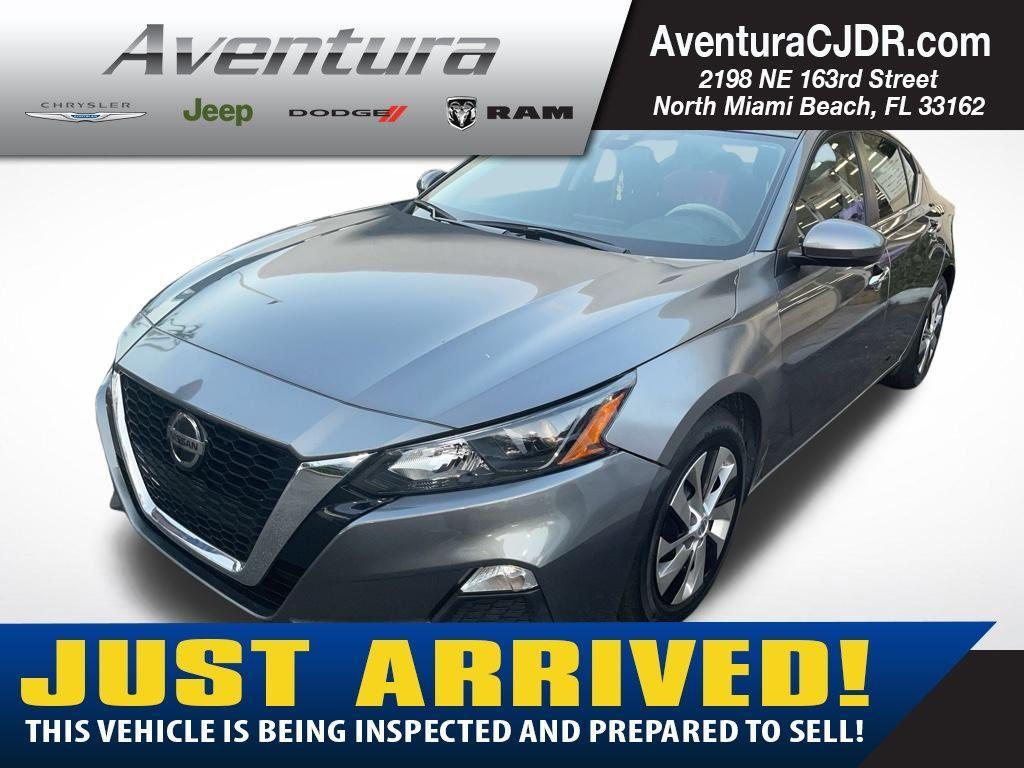 used 2022 Nissan Altima car, priced at $17,000