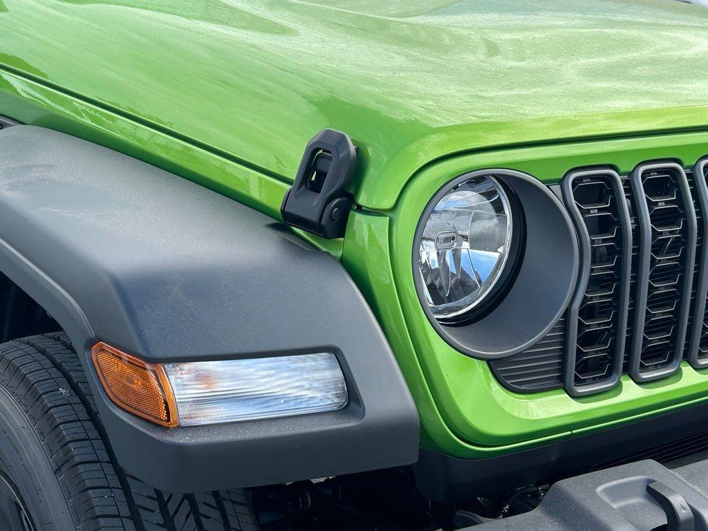 new 2025 Jeep Gladiator car, priced at $37,278