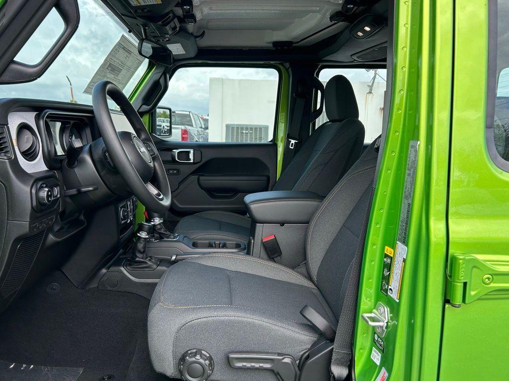 new 2025 Jeep Gladiator car, priced at $37,278