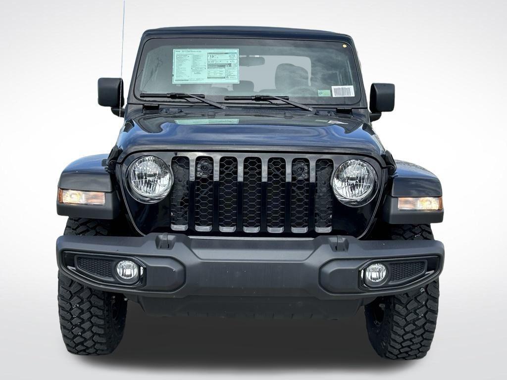 new 2023 Jeep Gladiator car, priced at $38,260