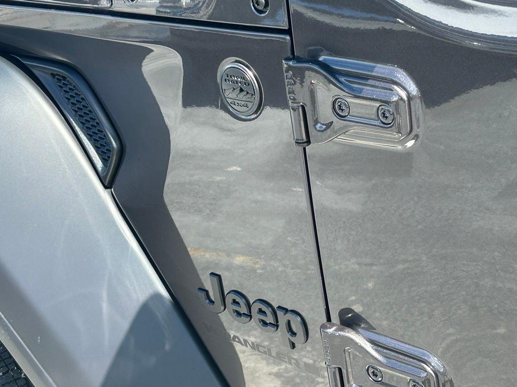 new 2025 Jeep Wrangler car, priced at $35,617