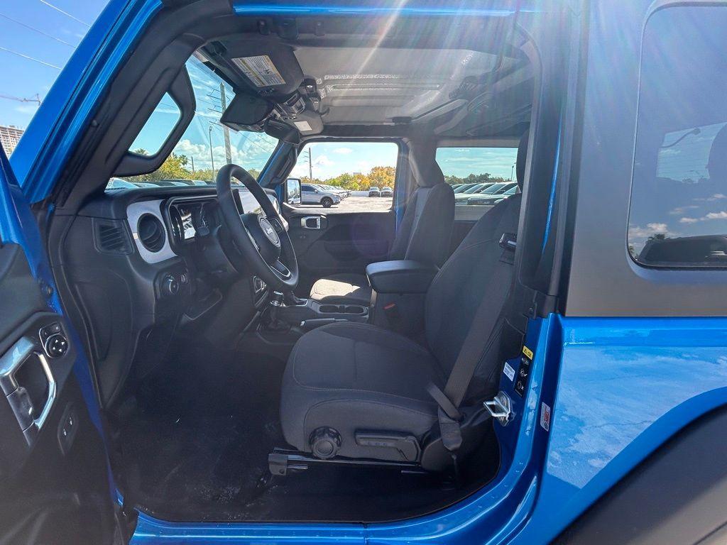 new 2025 Jeep Wrangler car, priced at $33,158