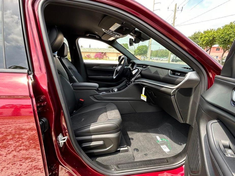 new 2024 Jeep Grand Cherokee car, priced at $35,684