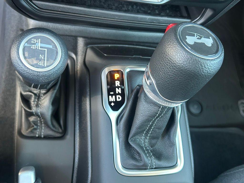 new 2025 Jeep Wrangler car