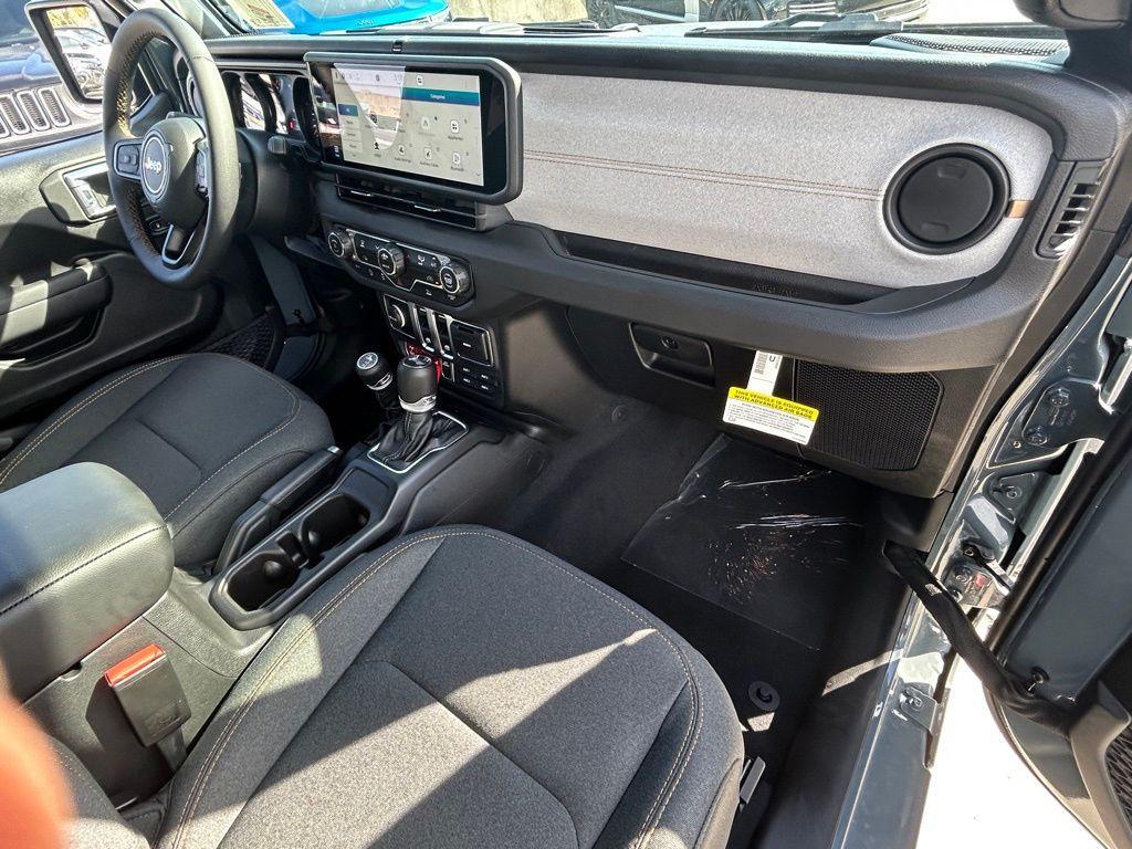 new 2025 Jeep Wrangler car, priced at $37,366