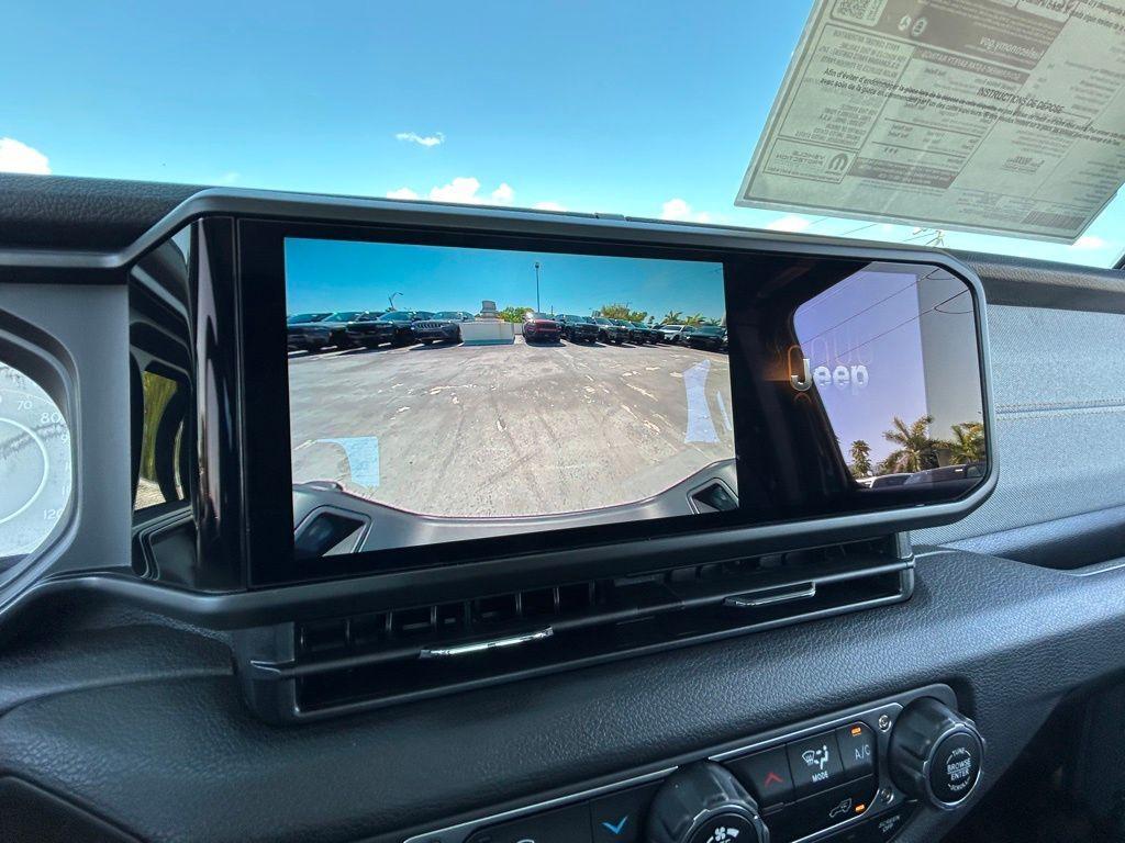 new 2025 Jeep Gladiator car, priced at $40,677
