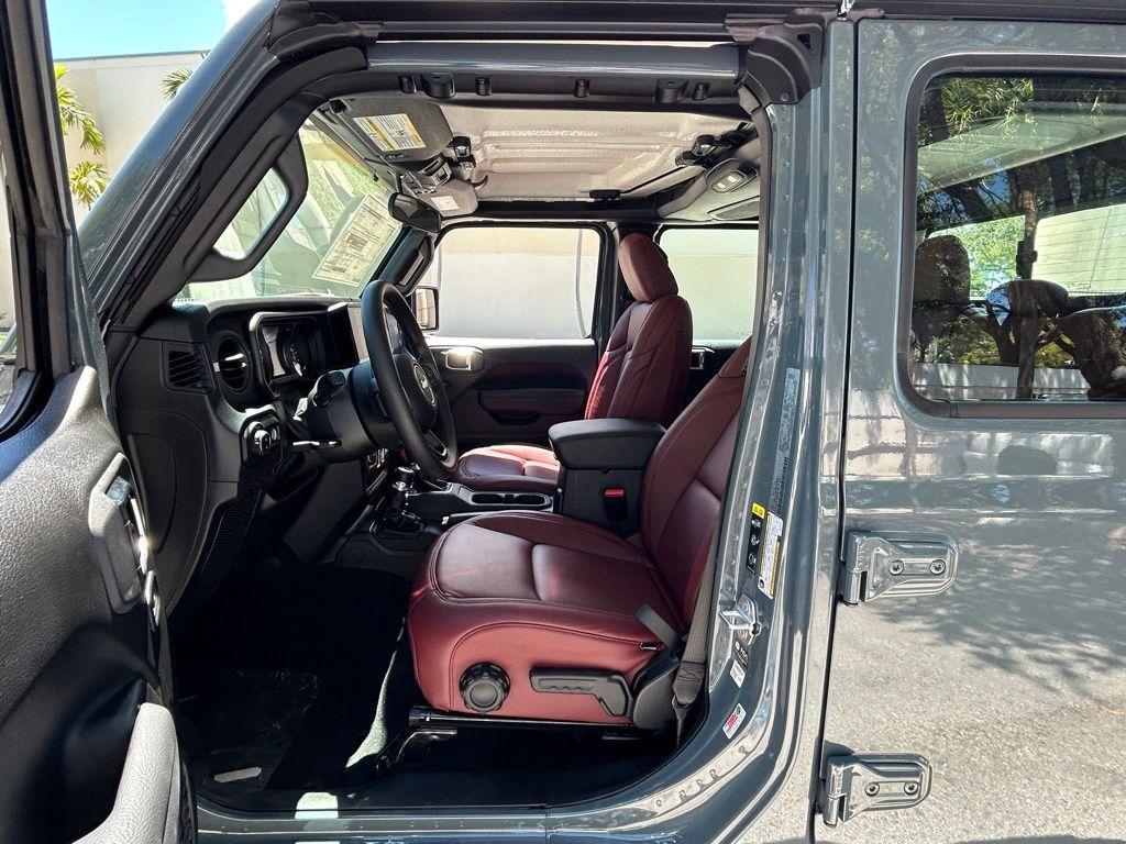 new 2025 Jeep Gladiator car, priced at $35,755