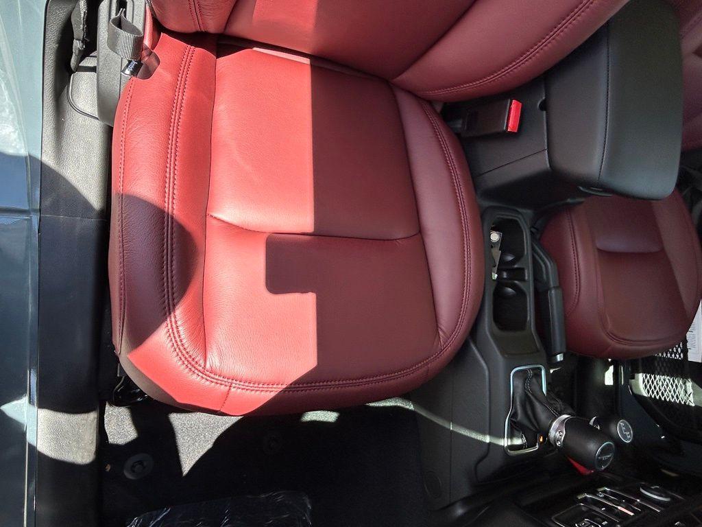 new 2025 Jeep Gladiator car, priced at $35,755