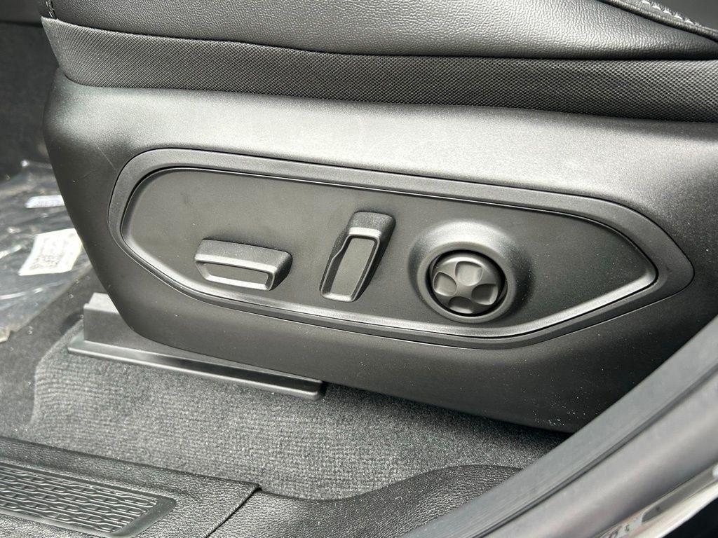 new 2025 Jeep Grand Cherokee L car, priced at $36,632