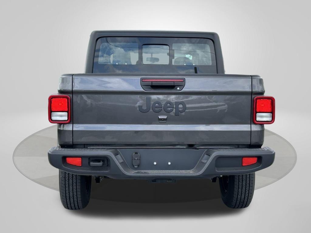 new 2025 Jeep Gladiator car, priced at $40,677