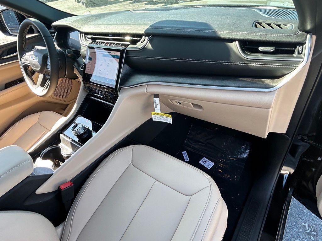 new 2025 Jeep Grand Cherokee L car, priced at $41,531