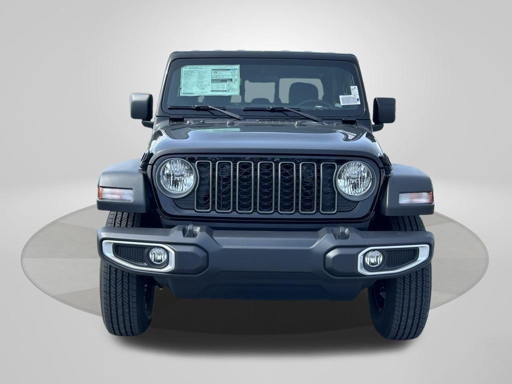 new 2025 Jeep Gladiator car, priced at $40,677