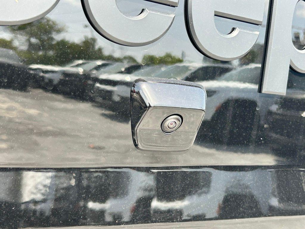 new 2025 Jeep Gladiator car, priced at $40,677