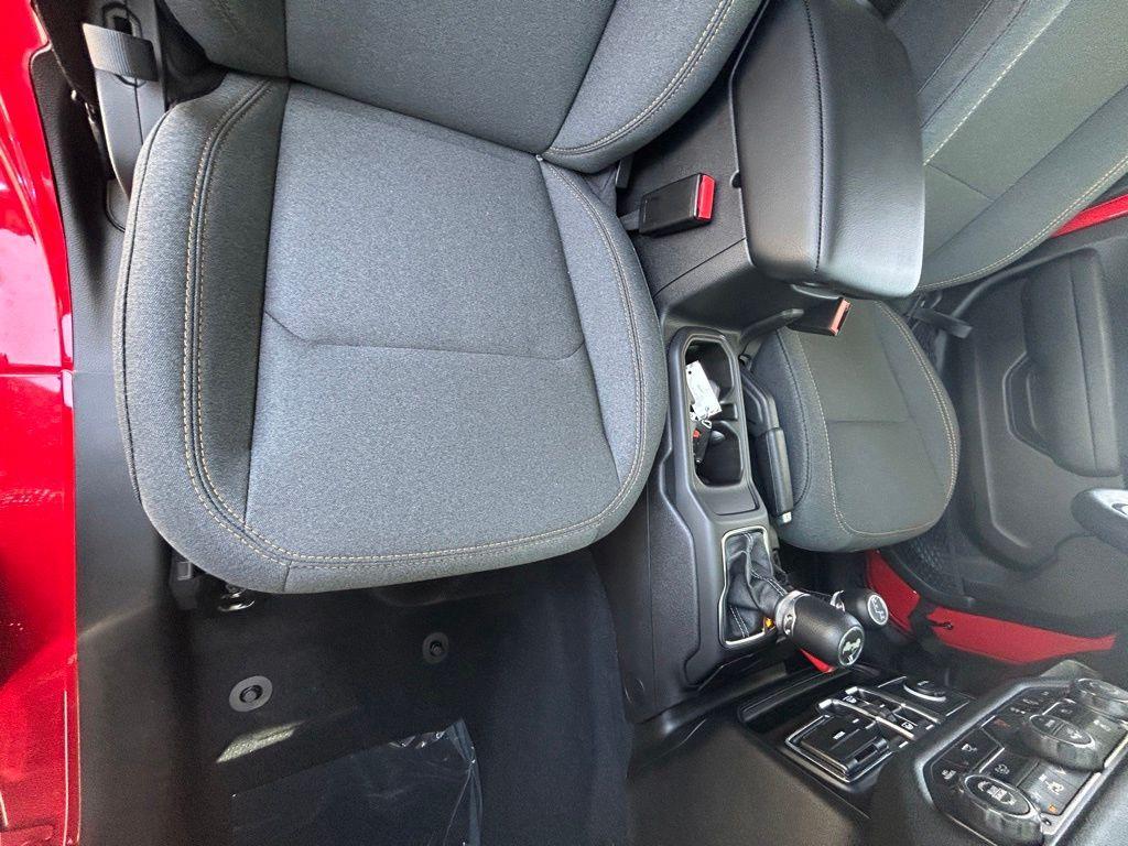 new 2025 Jeep Wrangler car, priced at $34,002