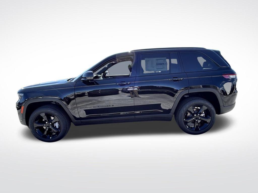 new 2025 Jeep Grand Cherokee car, priced at $44,500