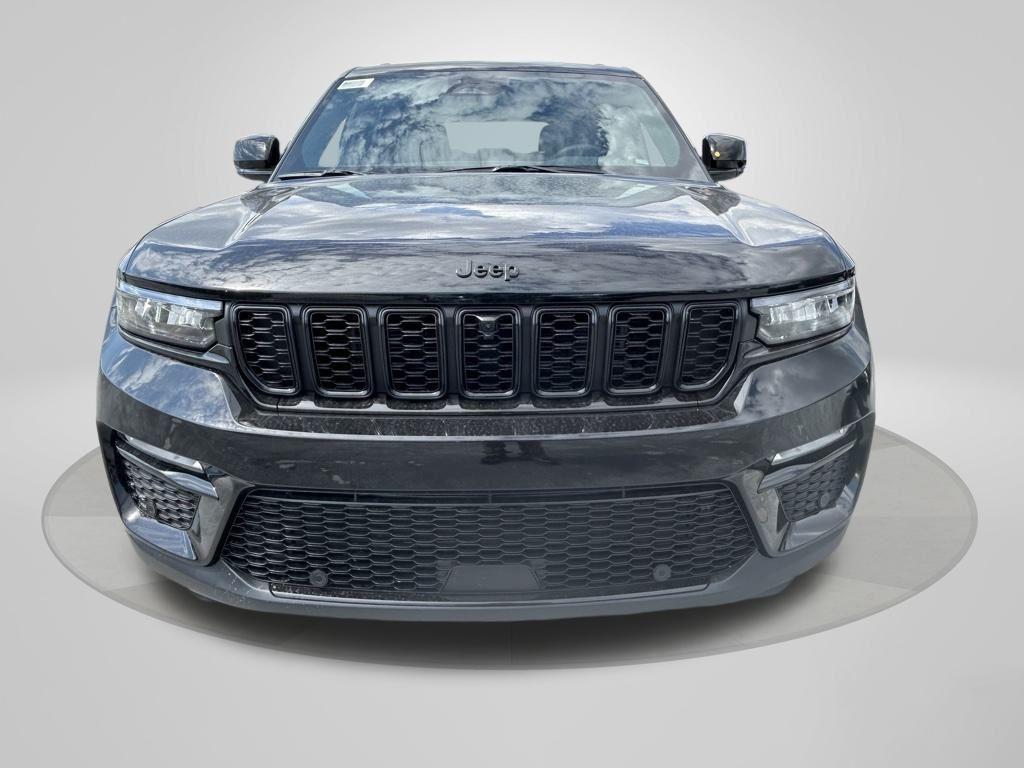 new 2025 Jeep Grand Cherokee car, priced at $47,000