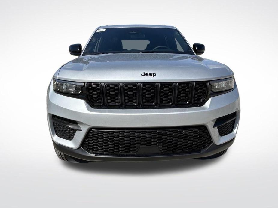 new 2024 Jeep Grand Cherokee car, priced at $35,684