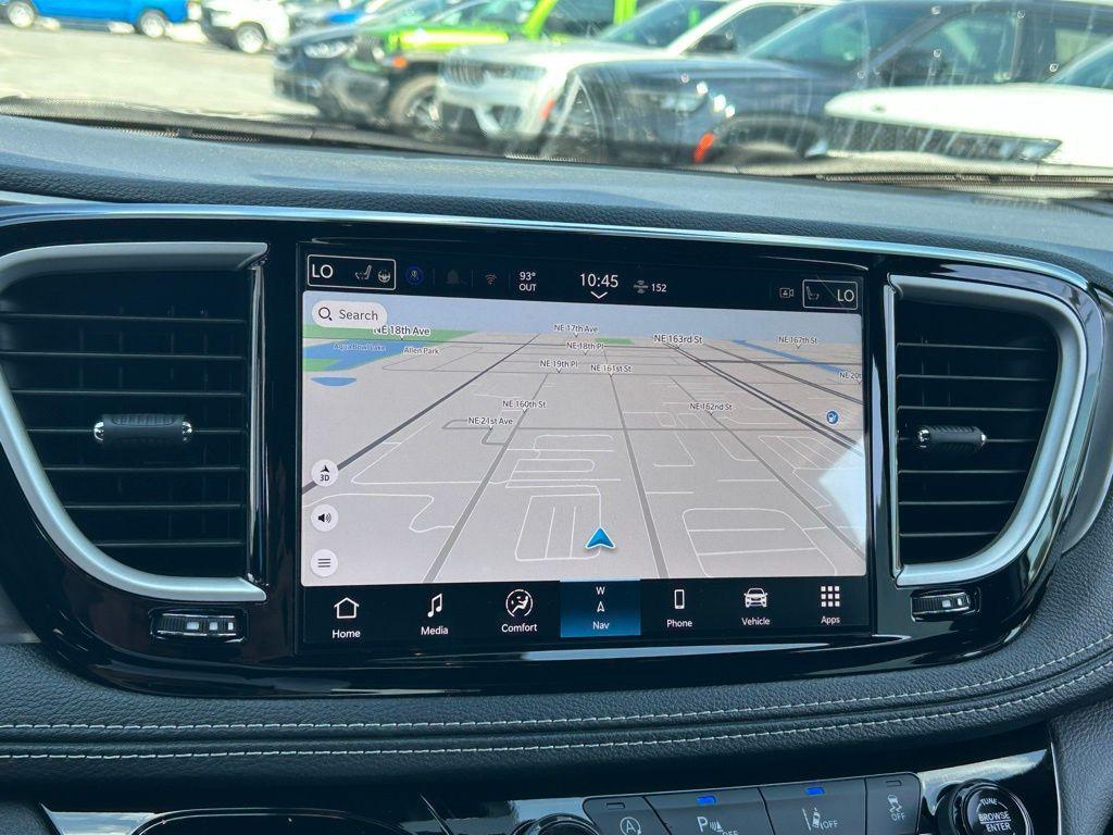 new 2025 Chrysler Pacifica car, priced at $46,397
