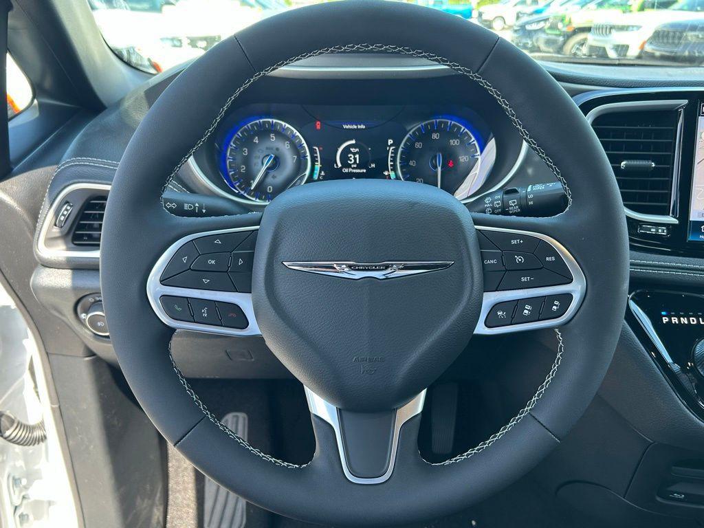 new 2025 Chrysler Pacifica car, priced at $46,397
