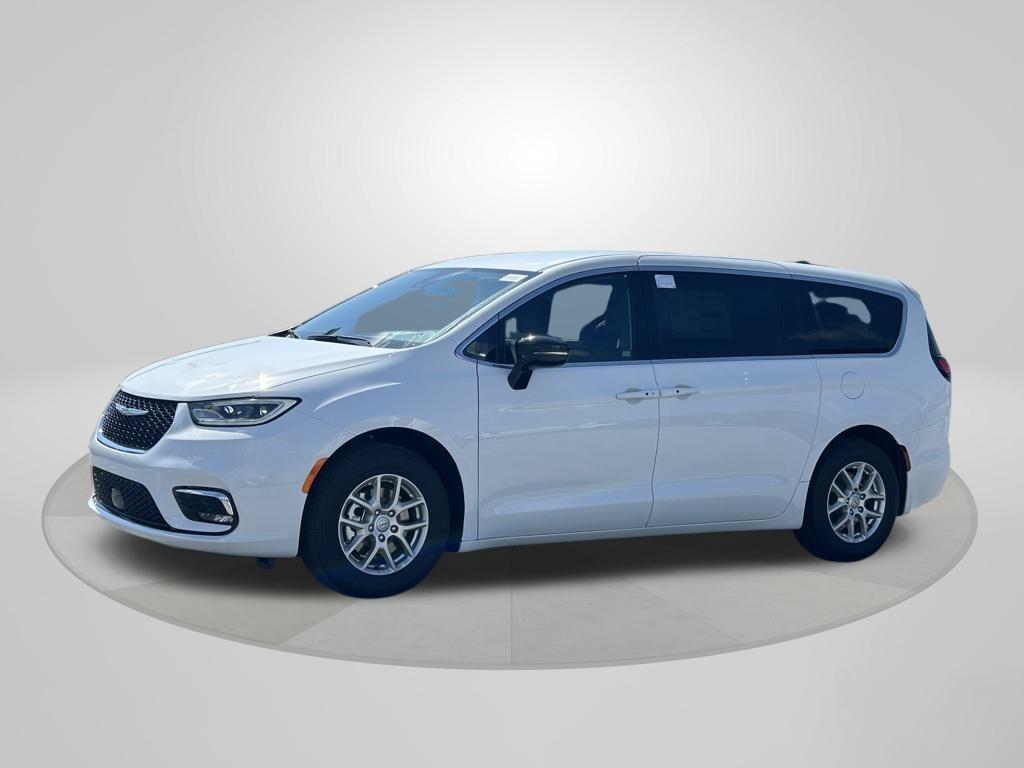 new 2025 Chrysler Pacifica car, priced at $46,397