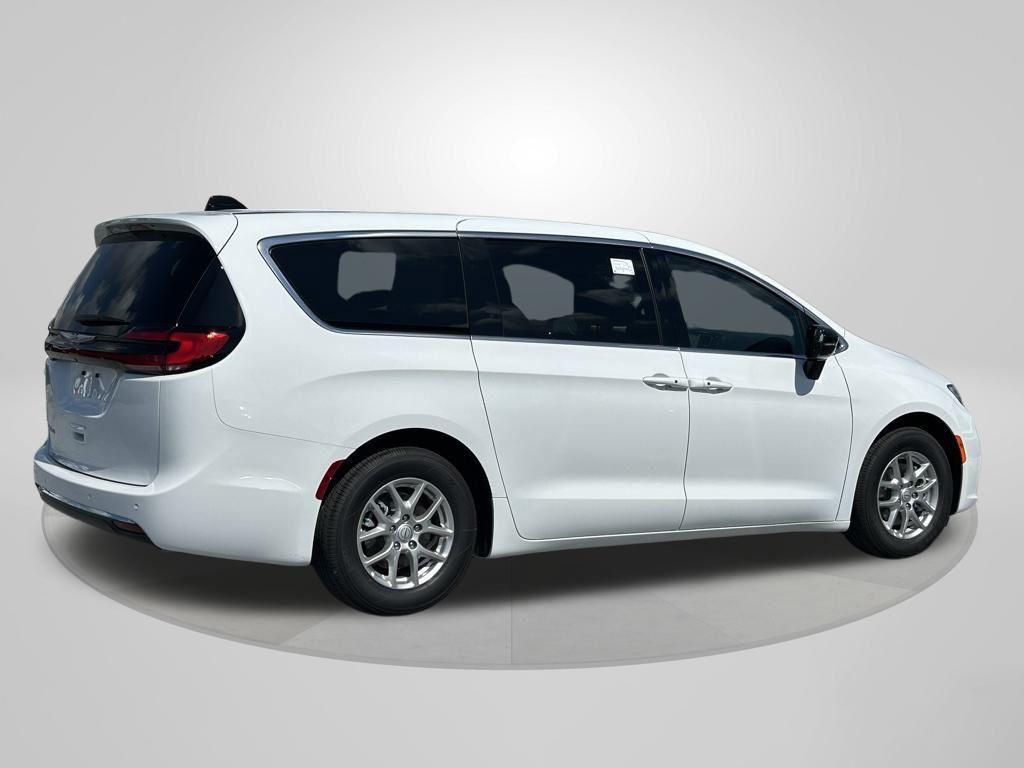 new 2025 Chrysler Pacifica car, priced at $46,397
