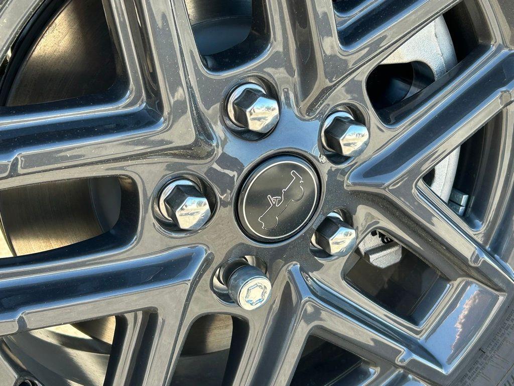 new 2025 Jeep Wrangler car, priced at $33,158
