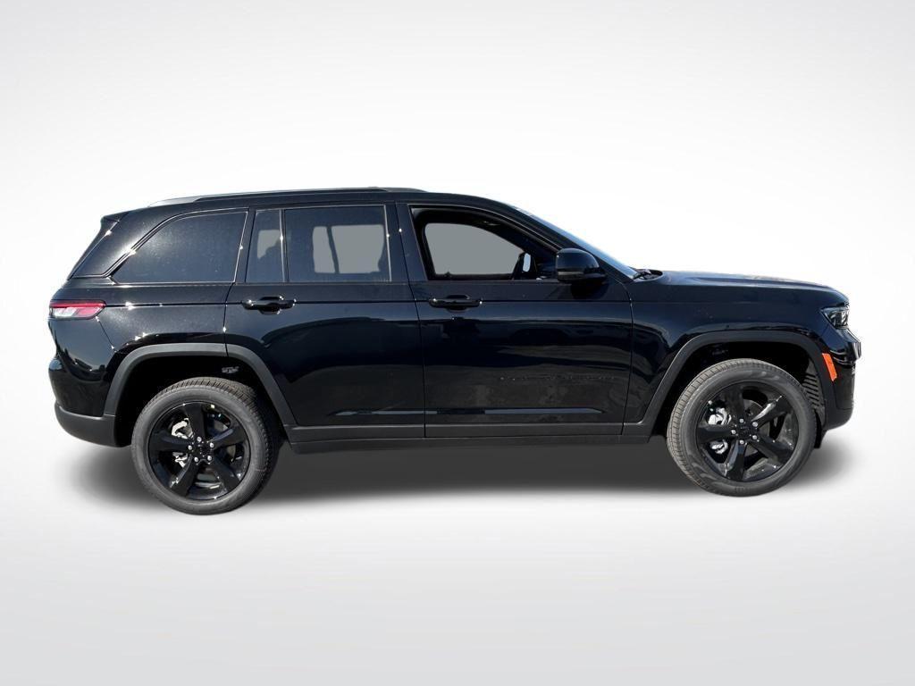 new 2025 Jeep Grand Cherokee car, priced at $44,500