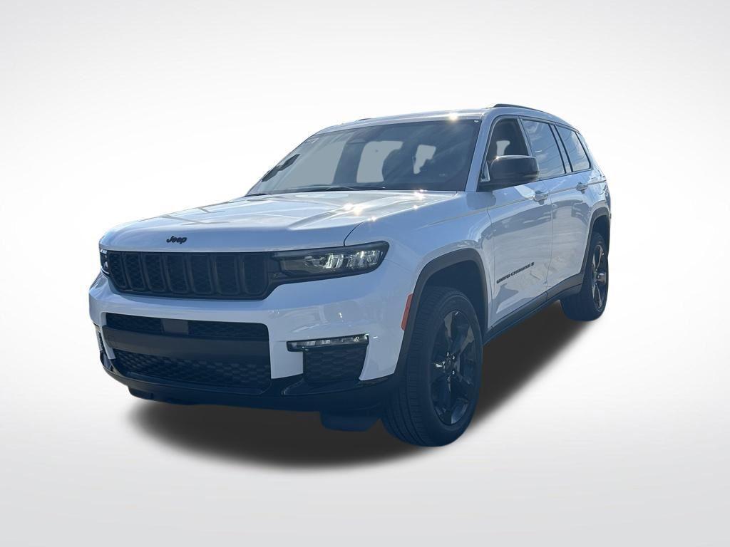 new 2025 Jeep Grand Cherokee L car, priced at $42,074